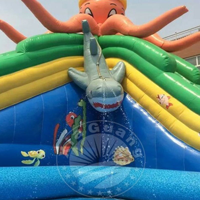 城口充气水滑梯
